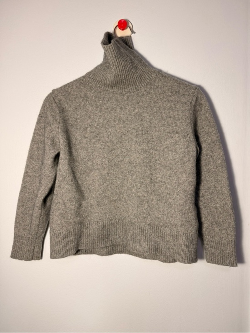 Aritzia Wilfred Luxe Cashmere Jara Sweater size S
